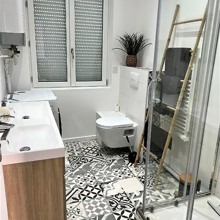 Διαμέρισμα Proche Hyper-centre 6 Couchages Renove Ρενς